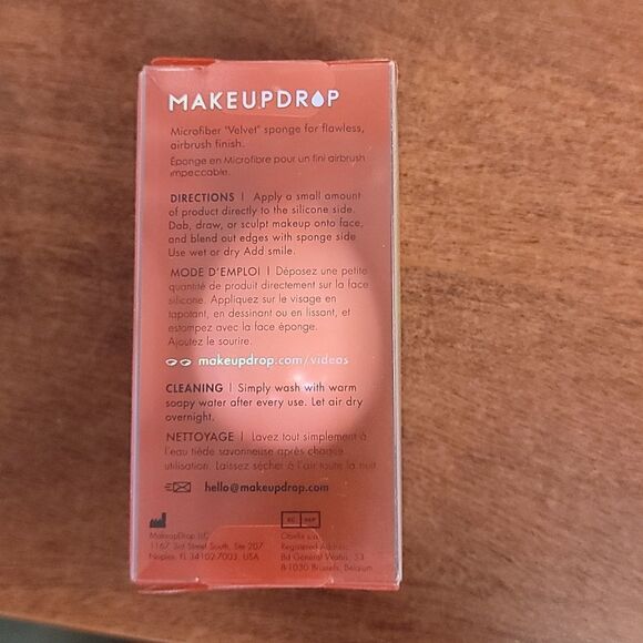 MakeupDrop Red Velvet Hybrid Sponge - Picture 6 of 7